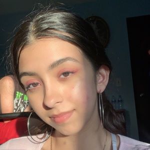 Meet your Posher, Alejandra